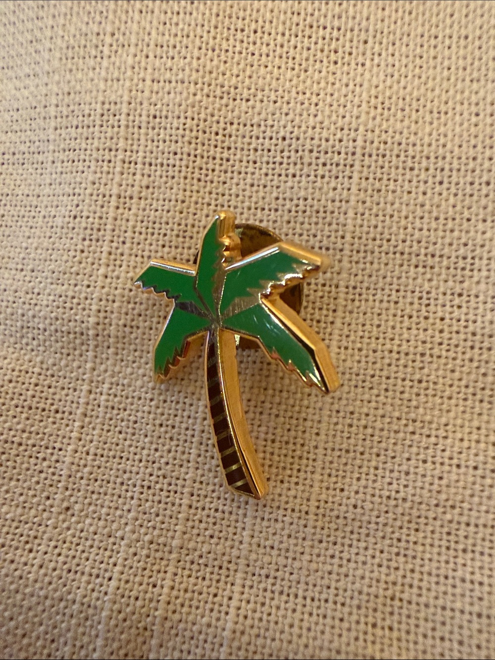 Pintrill Gold palm tree Lapel Pin